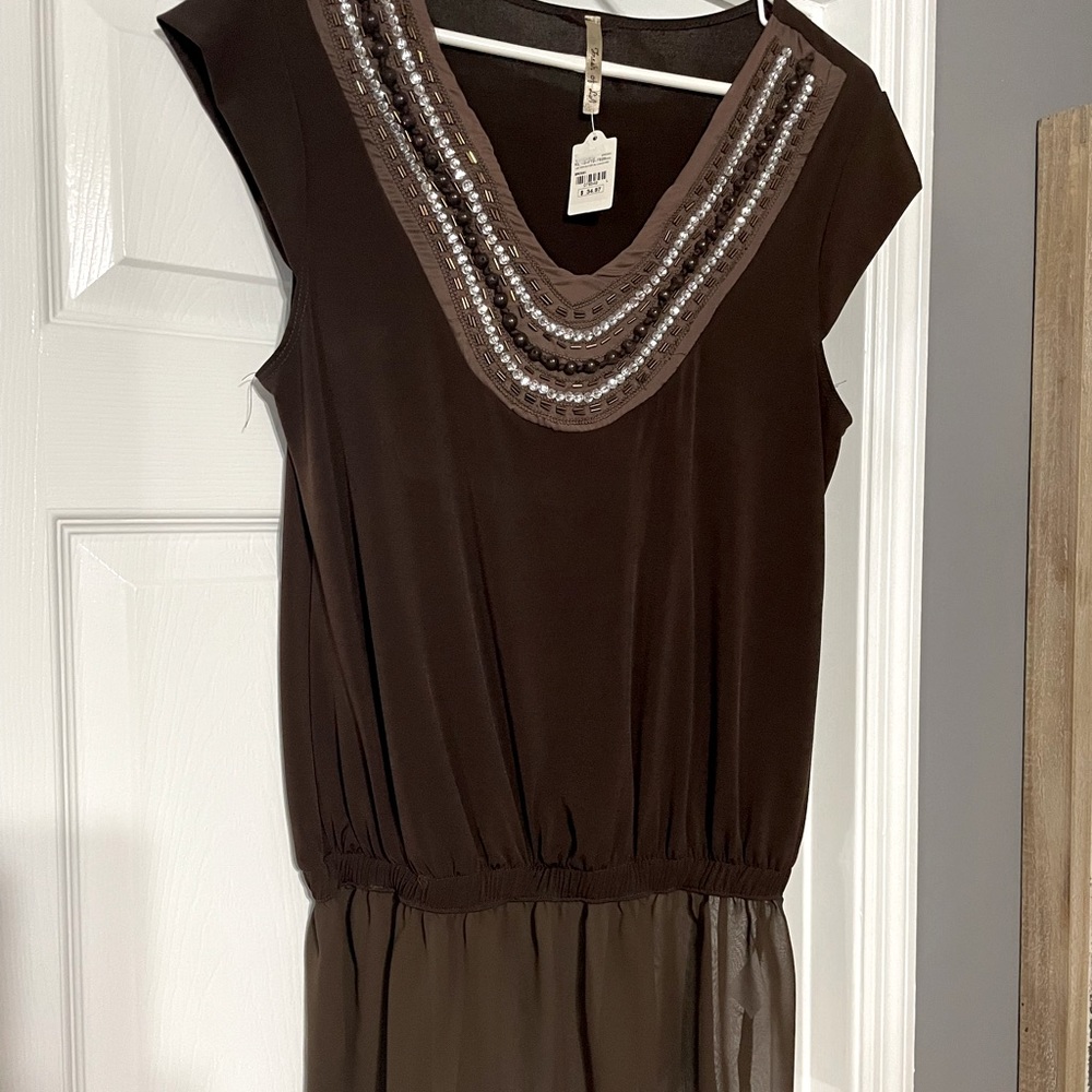 Sleeveless sheer Top - Picture 1 of 4